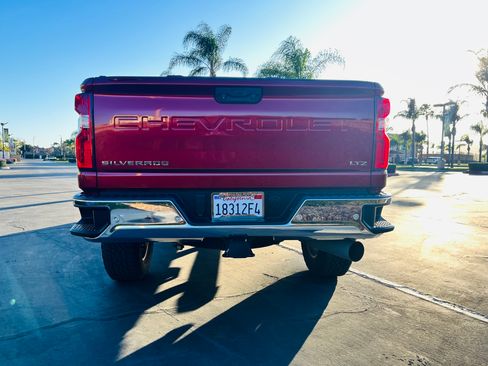 Used 2020 Chevrolet Silverado 2500 LTZ w/ LTZ Premium Package image 6