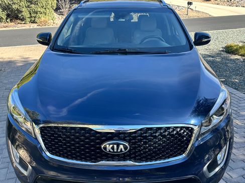 Used 2017 Kia Sorento EX w/ EX Advanced Touring Package image 2