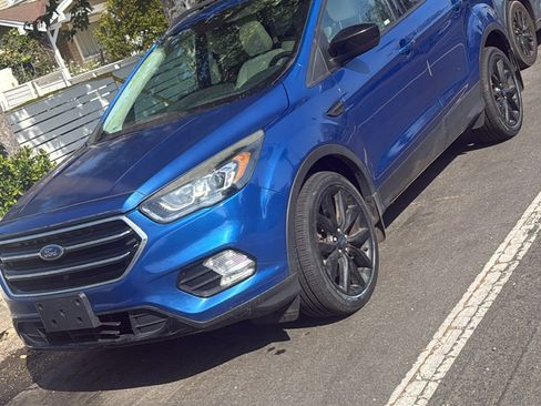 Used 2018 Ford Escape SEL w/ SEL Sport Appearance Package AWD/4WD image 1