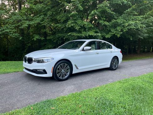 Used 2018 BMW 530i xDrive AWD/4WD image 1