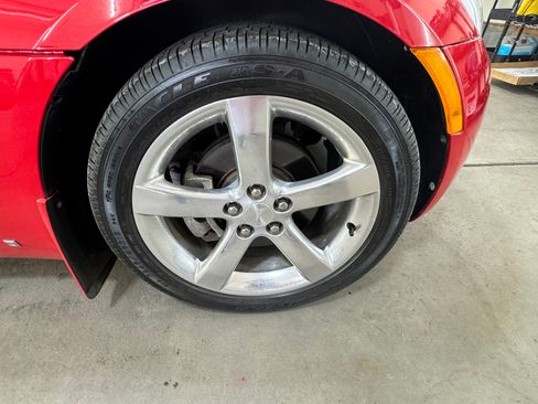 Used 2006 Pontiac Solstice Convertible w/ Premium Package image 8