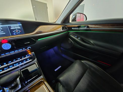 Used 2017 Genesis G90 3.3T Premium RWD image 21