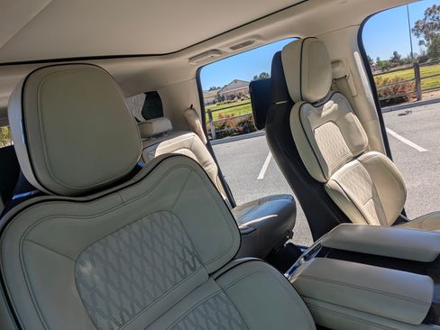 Used 2018 Lincoln Navigator L Black Label w/ Cargo Package image 10