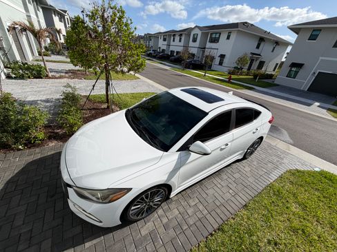 Used 2018 Hyundai Elantra Sport image 23