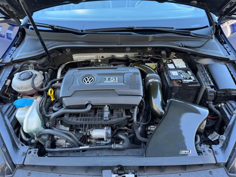 Used 2019 Volkswagen Golf 4-Door image 8