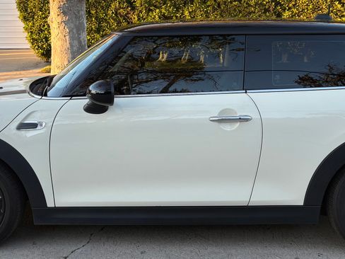 Used 2019 MINI Cooper 2-Door Hardtop image 5