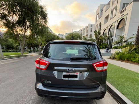 Used 2017 Ford C-MAX Energi Titanium w/ Equipment Group 501A image 2