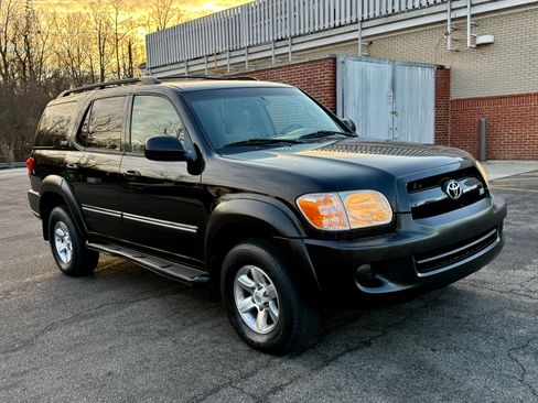 Used 2007 Toyota Sequoia SR5 image 8