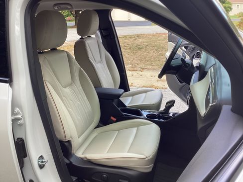 Used 2024 Buick Encore GX Avenir w/ Avenir Convenience Package image 26