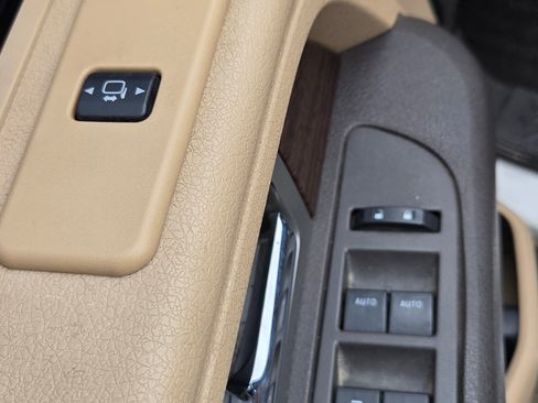 Used 2013 Ford F150 Lariat w/ Lariat Chrome Pkg image 9