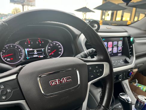 Used 2017 GMC Acadia SLT image 8