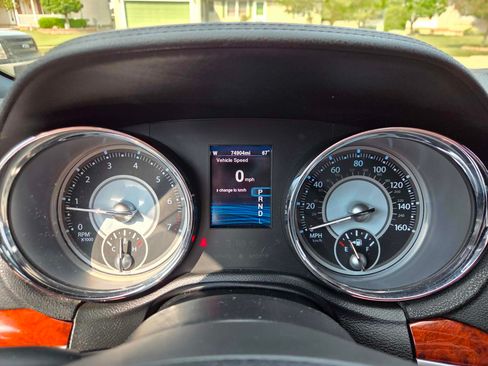 Used 2013 Chrysler 300 Touring w/ Driver Convenience Group RWD image 13