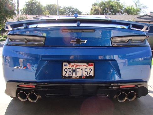 Used 2018 Chevrolet Camaro ZL1 image 9