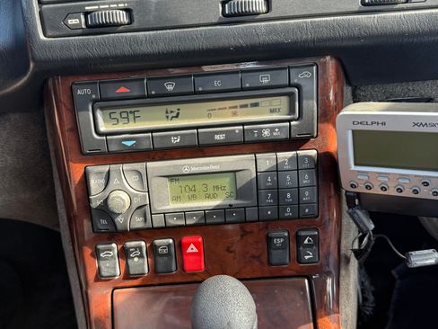 Used 2000 Mercedes-Benz SL 500 image 9