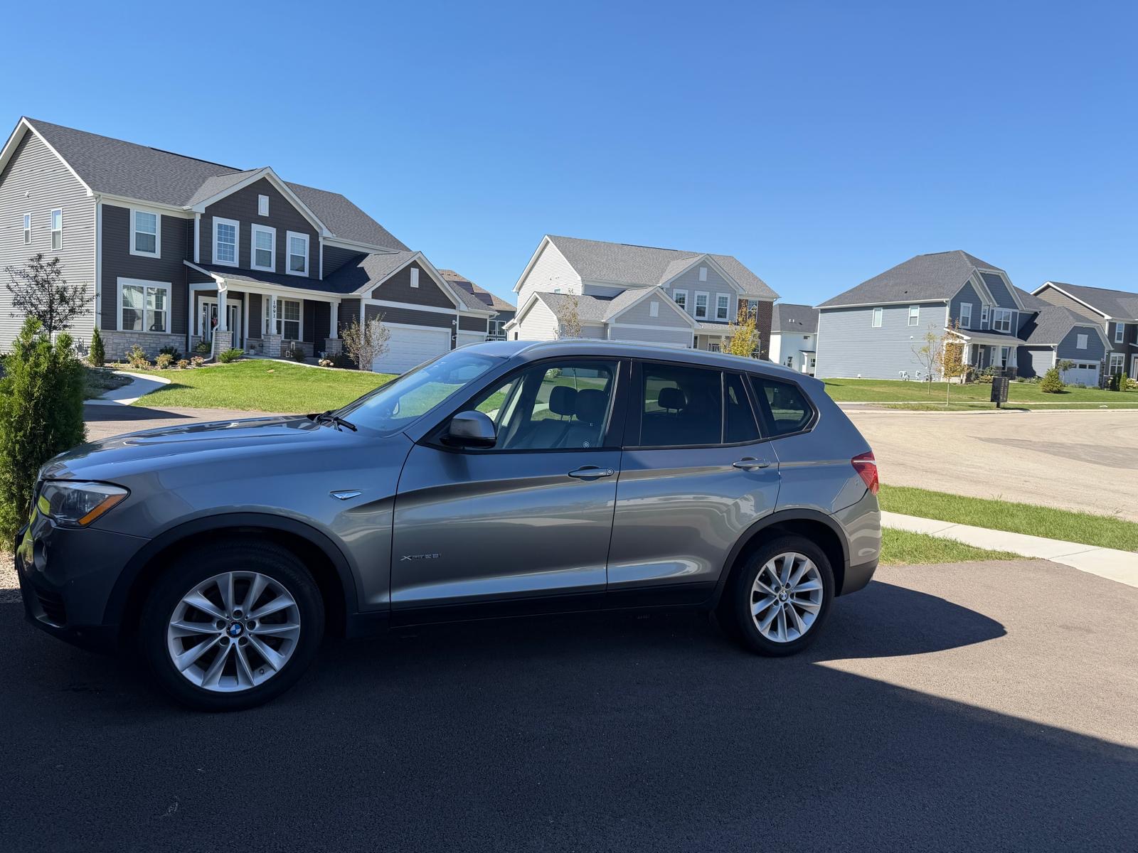 Used 2016 BMW X3 xDrive28i AWD/4WD image 2