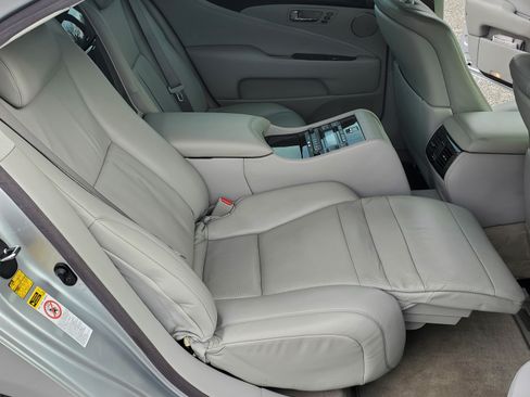 Used 2007 Lexus LS 460 L image 20