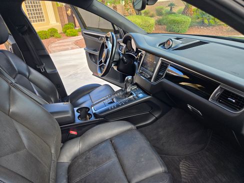 Used 2017 Porsche Macan S image 10
