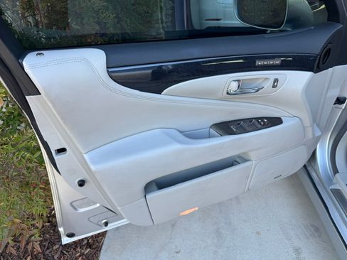 Used 2009 Lexus LS 460 RWD image 16