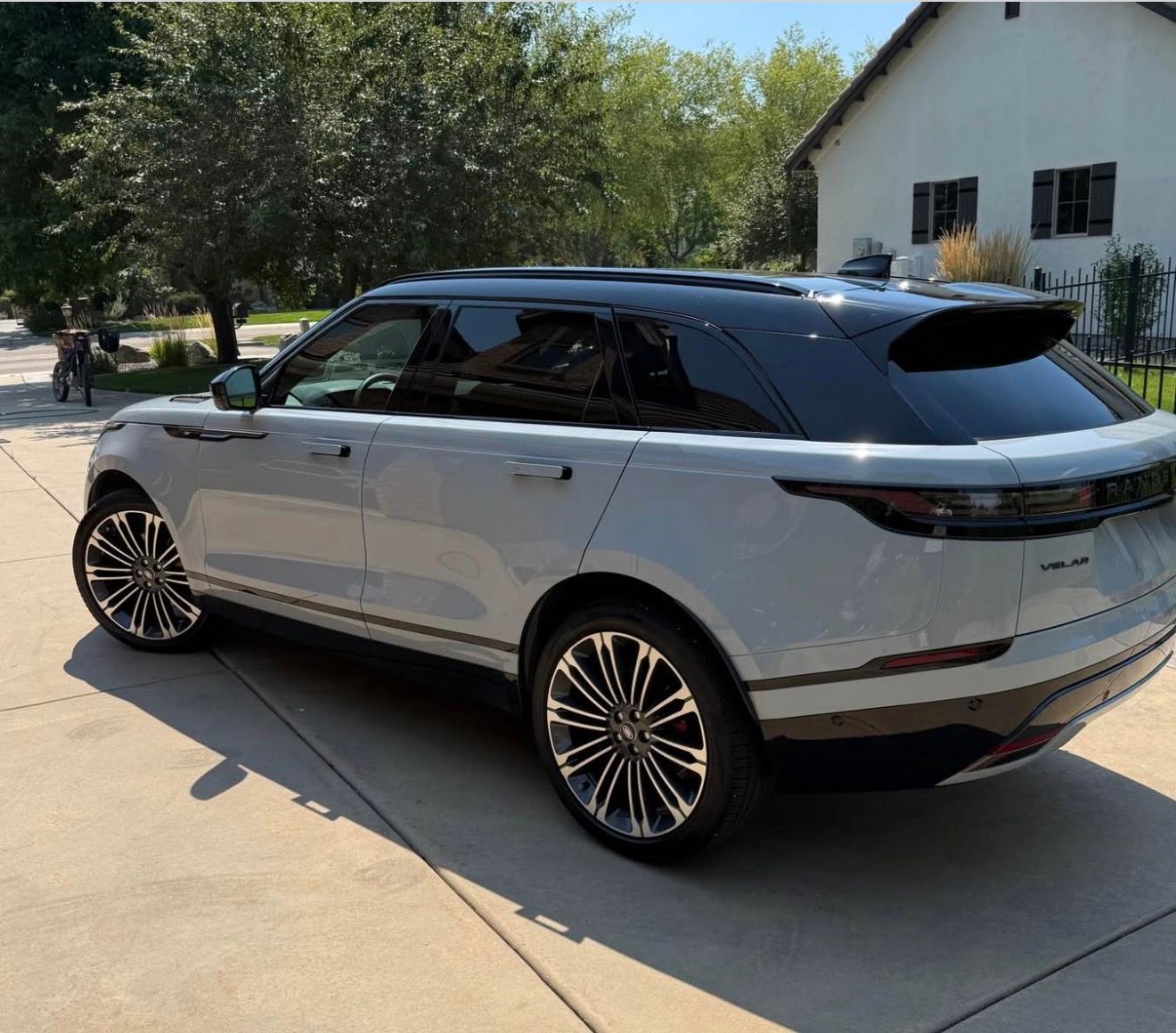 Used 2024 Land Rover Range Rover Velar Dynamic SE AWD/4WD image 8