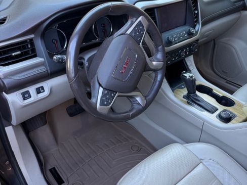 Used 2017 GMC Acadia Denali w/ Technology Package image 10