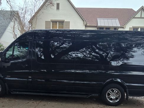 Used 2013 Mercedes-Benz Sprinter 2500 image 13