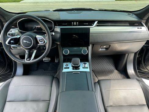 Used 2024 Jaguar F-PACE SVR image 10