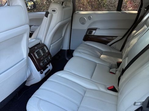 Used 2016 Land Rover Range Rover Supercharged image 12