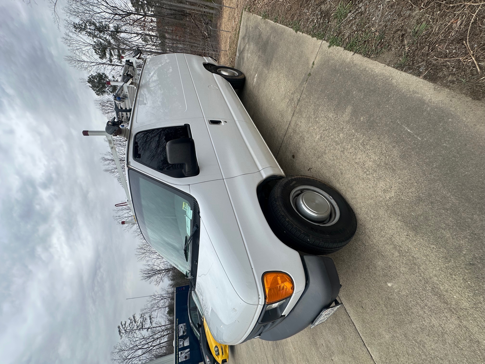 Used 2006 Ford E-250 and Econoline 250 RWD image 1