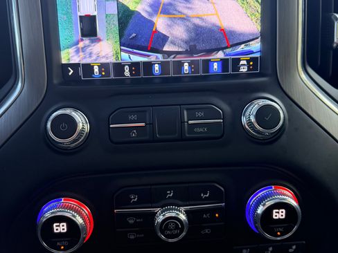 Used 2022 GMC Sierra 3500 Denali w/ Denali Ultimate Package image 11