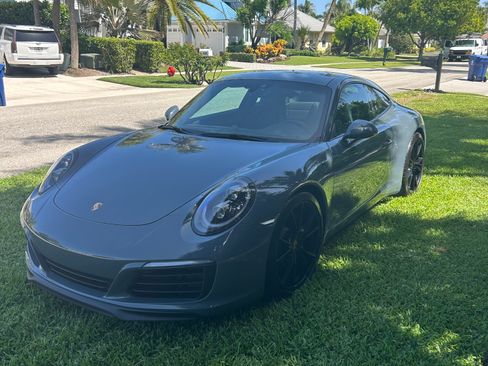 Used 2018 Porsche 911 Carrera image 2