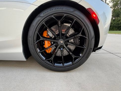 Used 2025 McLaren Artura Spider RWD image 27