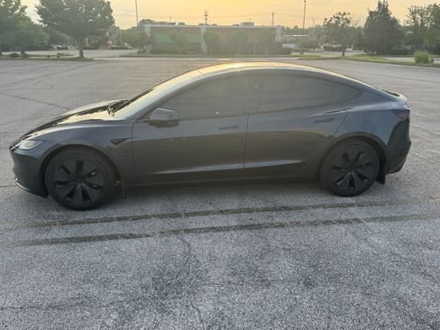 Used 2025 Tesla Model 3 Long Range RWD image 4