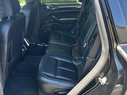Used 2016 Porsche Cayenne S AWD/4WD image 11