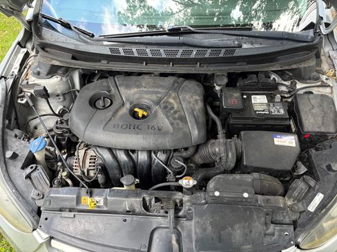 Used 2014 Hyundai Elantra Limited FWD image 16