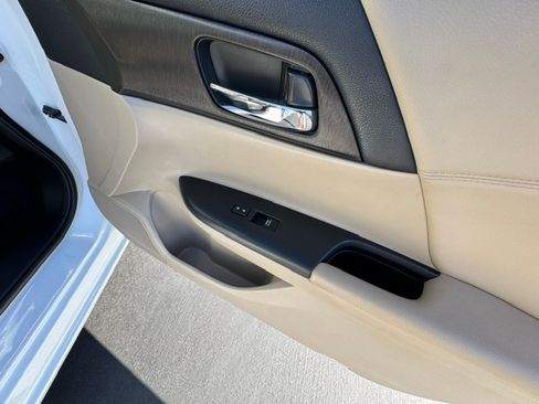 Used 2014 Honda Accord EX-L image 25