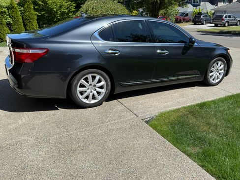 Used 2008 Lexus LS 460 RWD image 4