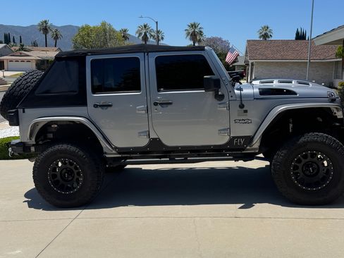 Used 2018 Jeep Wrangler Unlimited Sport S AWD/4WD image 6