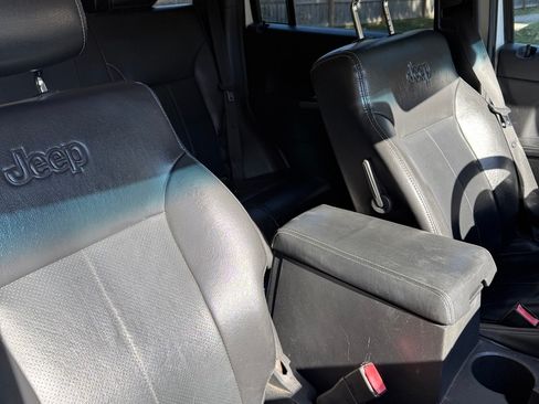 Used 2011 Jeep Liberty Limited image 5