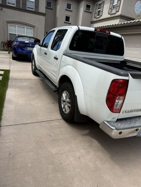 Used 2017 Nissan Frontier SV w/ SV Value Truck Package RWD image 17