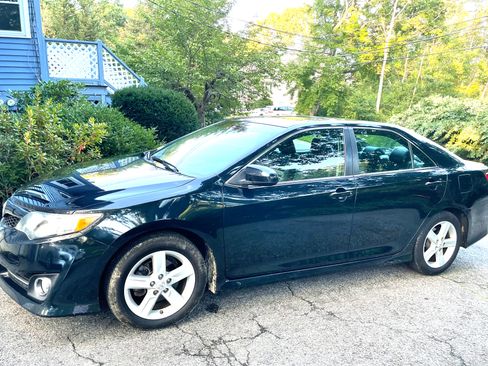 Used 2012 Toyota Camry SE FWD image 4