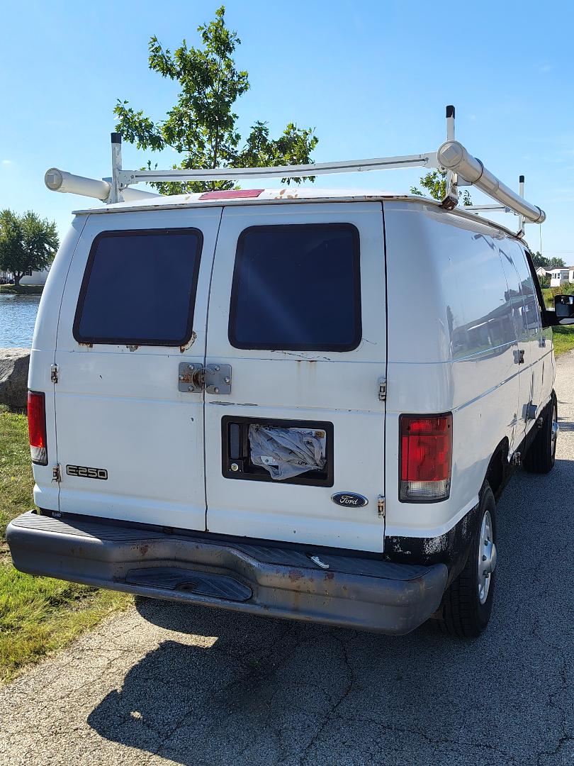 Used 2005 Ford E-250 and Econoline 250 RWD image 6