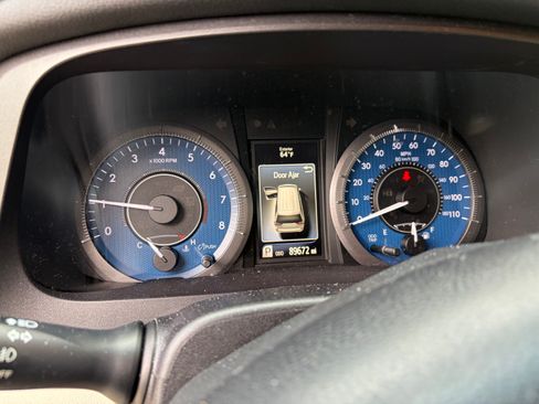 Used 2017 Toyota Sienna XLE w/ XLE Navigation Package image 10