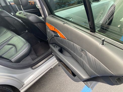 Used 2005 Mercedes-Benz E 500 Sedan image 15