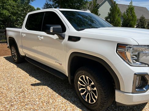 Used 2021 GMC Sierra 1500 AT4 w/ AT4 Premium Package AWD/4WD image 6