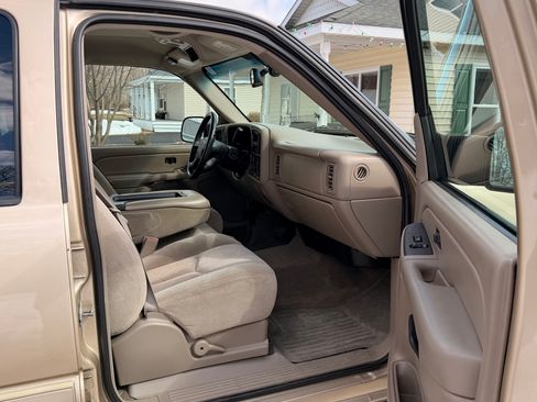 Used 2005 Chevrolet Silverado 2500 LS image 18