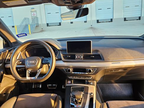 Used 2018 Audi SQ5 Prestige w/ Prestige Package image 11