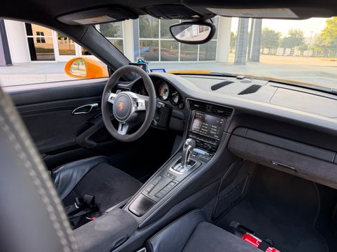Used 2015 Porsche 911 GT3 RWD image 16