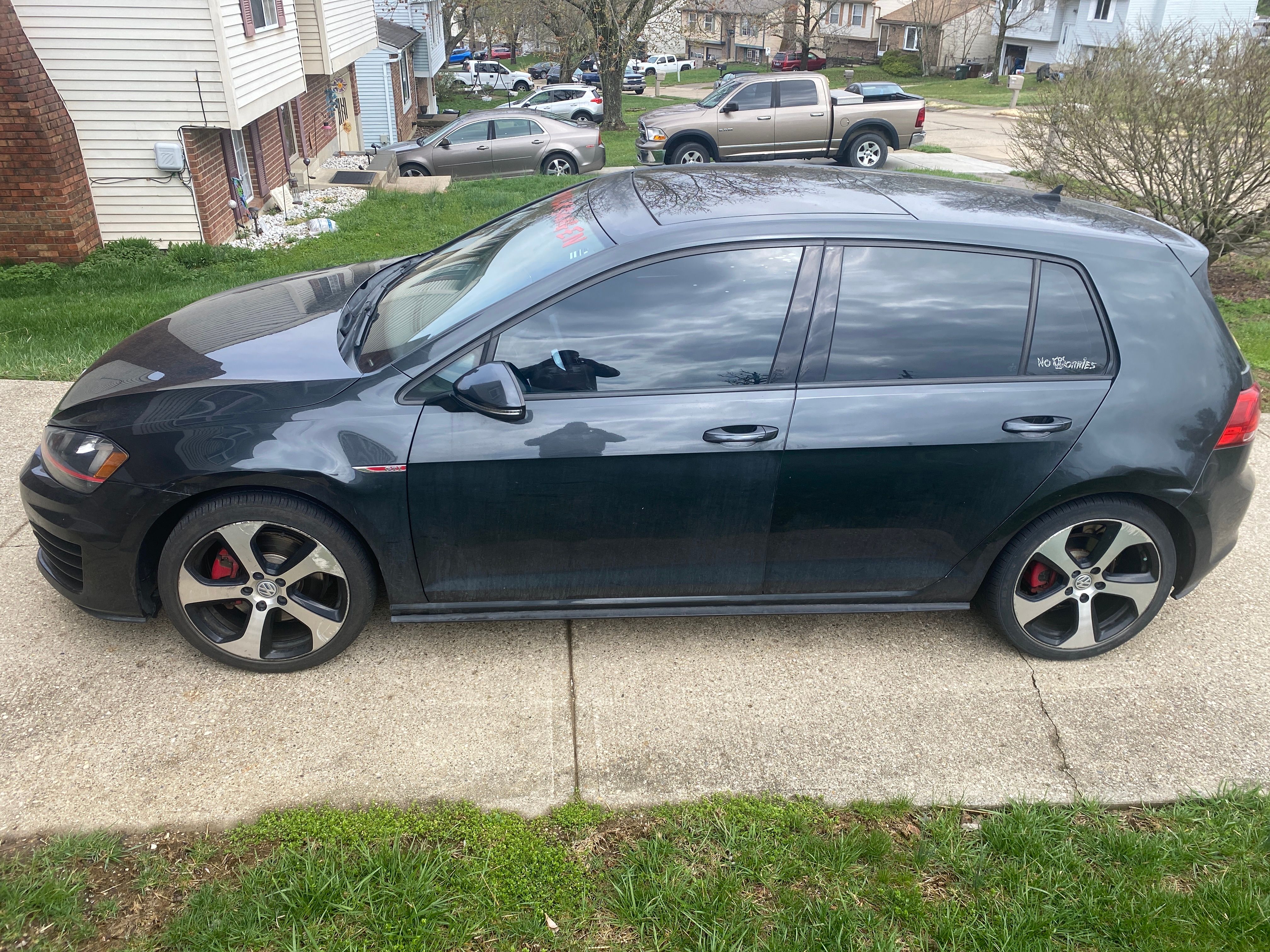 Used 2016 Volkswagen GTI SE w/ Lighting Package (SEL) FWD image 1
