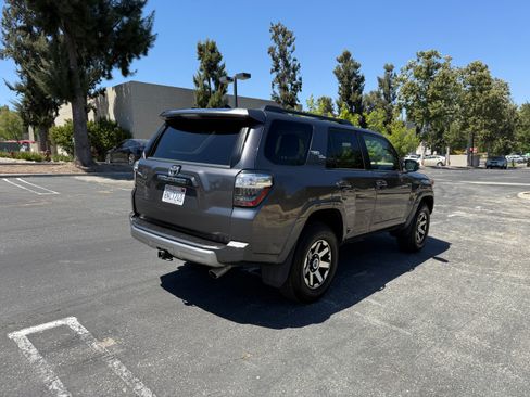 Used 2020 Toyota 4Runner TRD Off-Road Premium w/ Moonroof Package AWD/4WD image 5