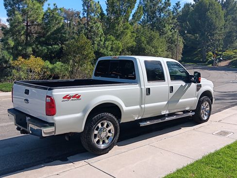 Used 2008 Ford F250 Lariat image 9